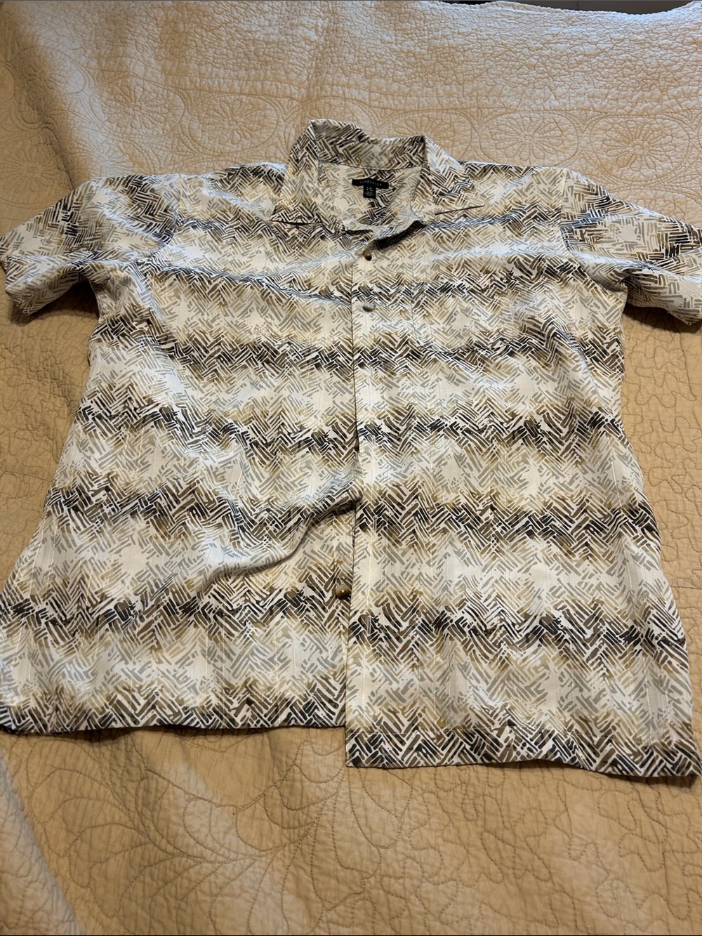 Van Heusen Short Sleeve Button-Up Shirt in White and Black Pattern